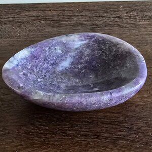 Lepidolite Bowl – Peace • Emotional Balance • Gentle Release